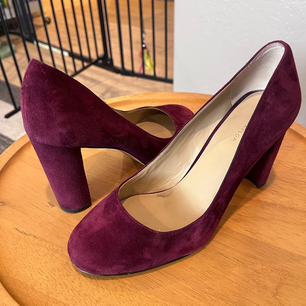 Ann Taylor burgundy pump with block heel
